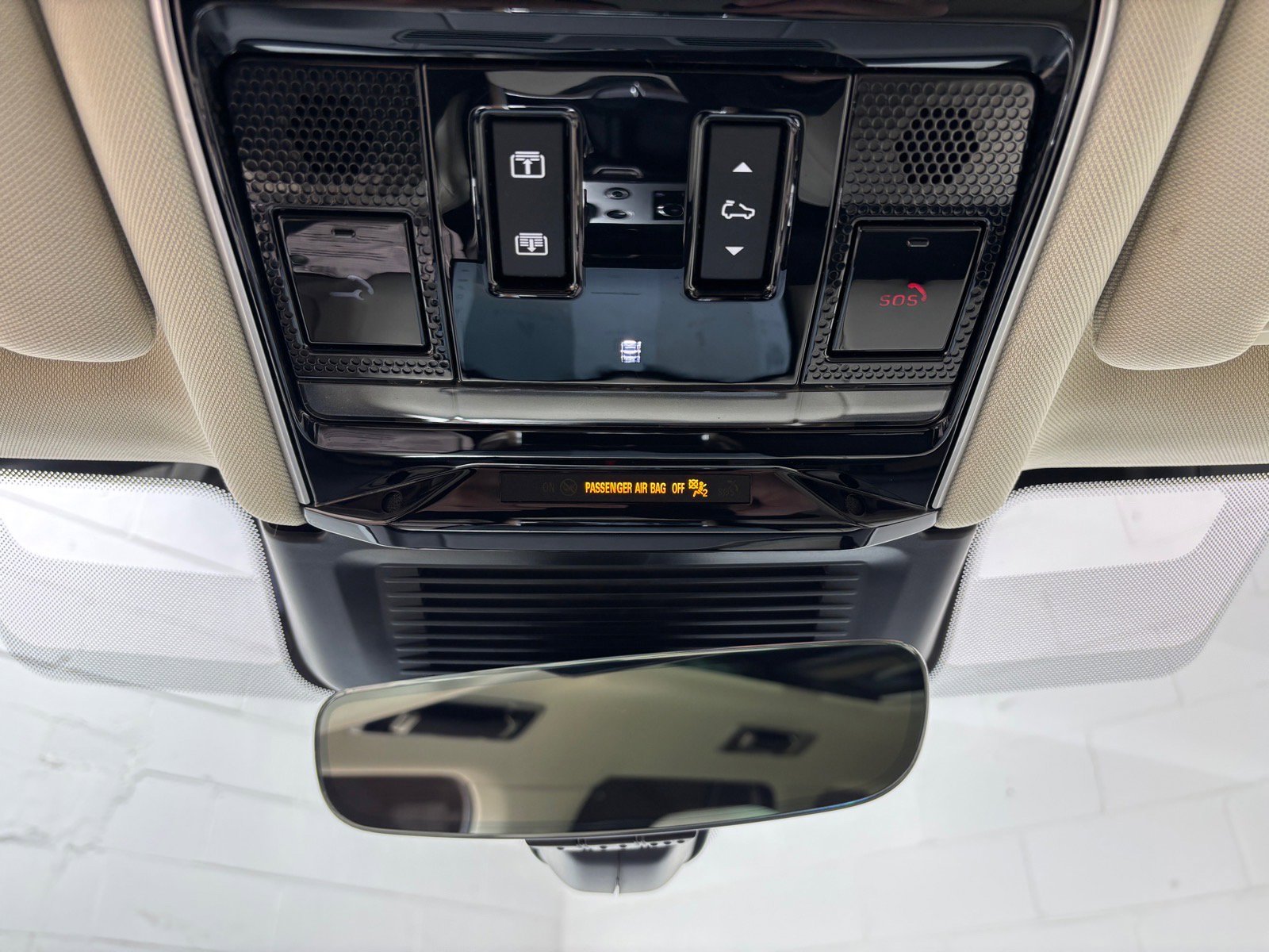 Used 2023 Land Rover Range Rover SE image 12