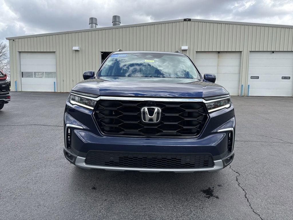 Certified 2025 Honda Pilot Elite image 2