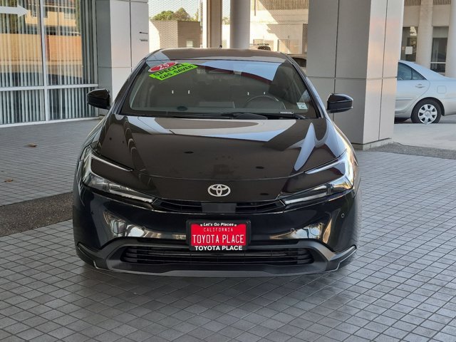 Used 2025 Toyota Prius LE FWD image 2