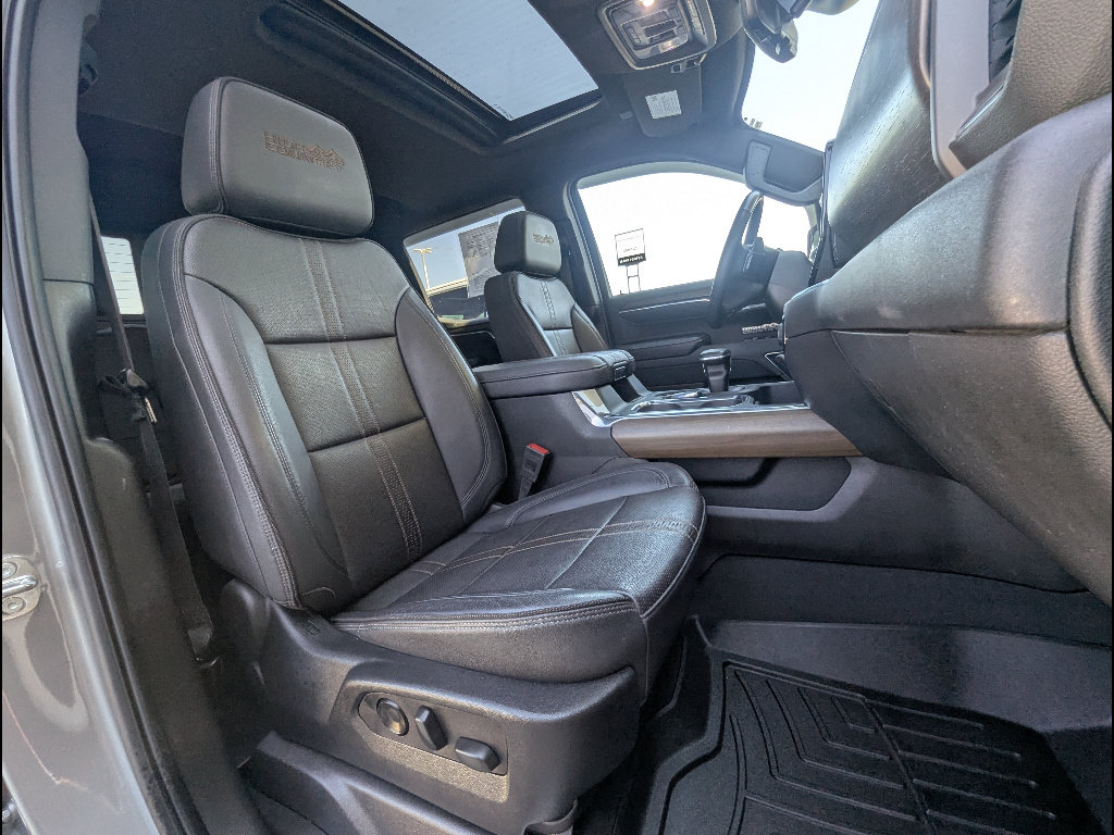 Used 2024 Chevrolet Silverado 1500 High Country w/ Technology Package AWD/4WD image 22