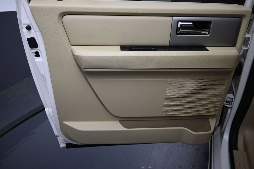 Used 2016 Ford Expedition EL Limited w/ Equipment Group 301A RWD image 23