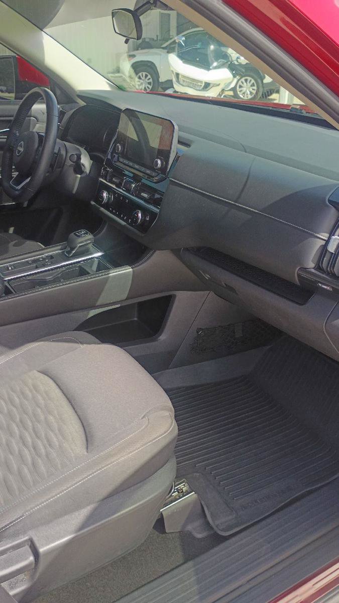 Used 2022 Nissan Pathfinder SV w/ SV Black Package FWD image 21