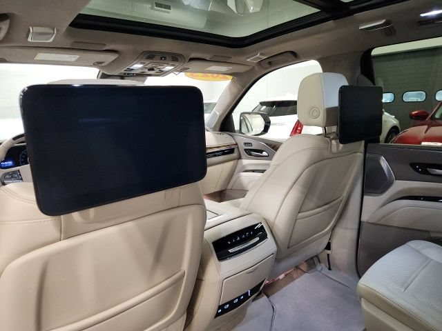 Used 2023 Cadillac Escalade Premium Luxury Platinum AWD/4WD image 25