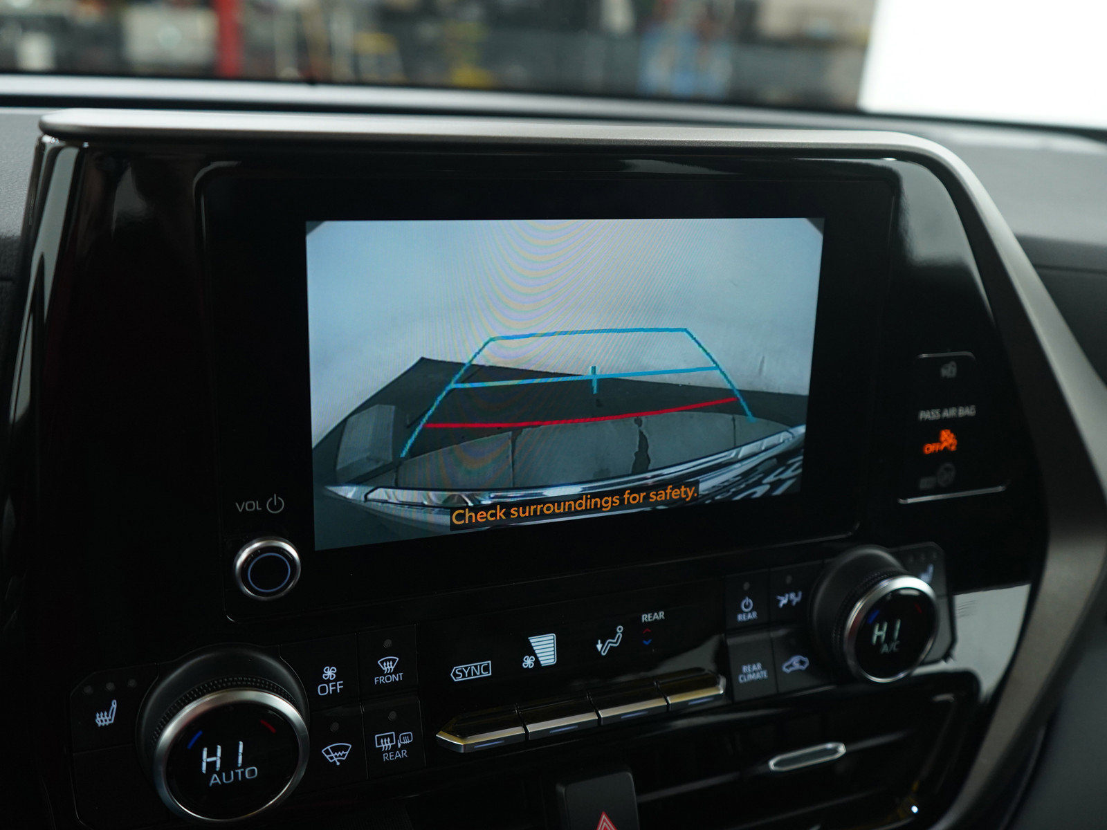 Used 2023 Toyota Highlander XLE image 23