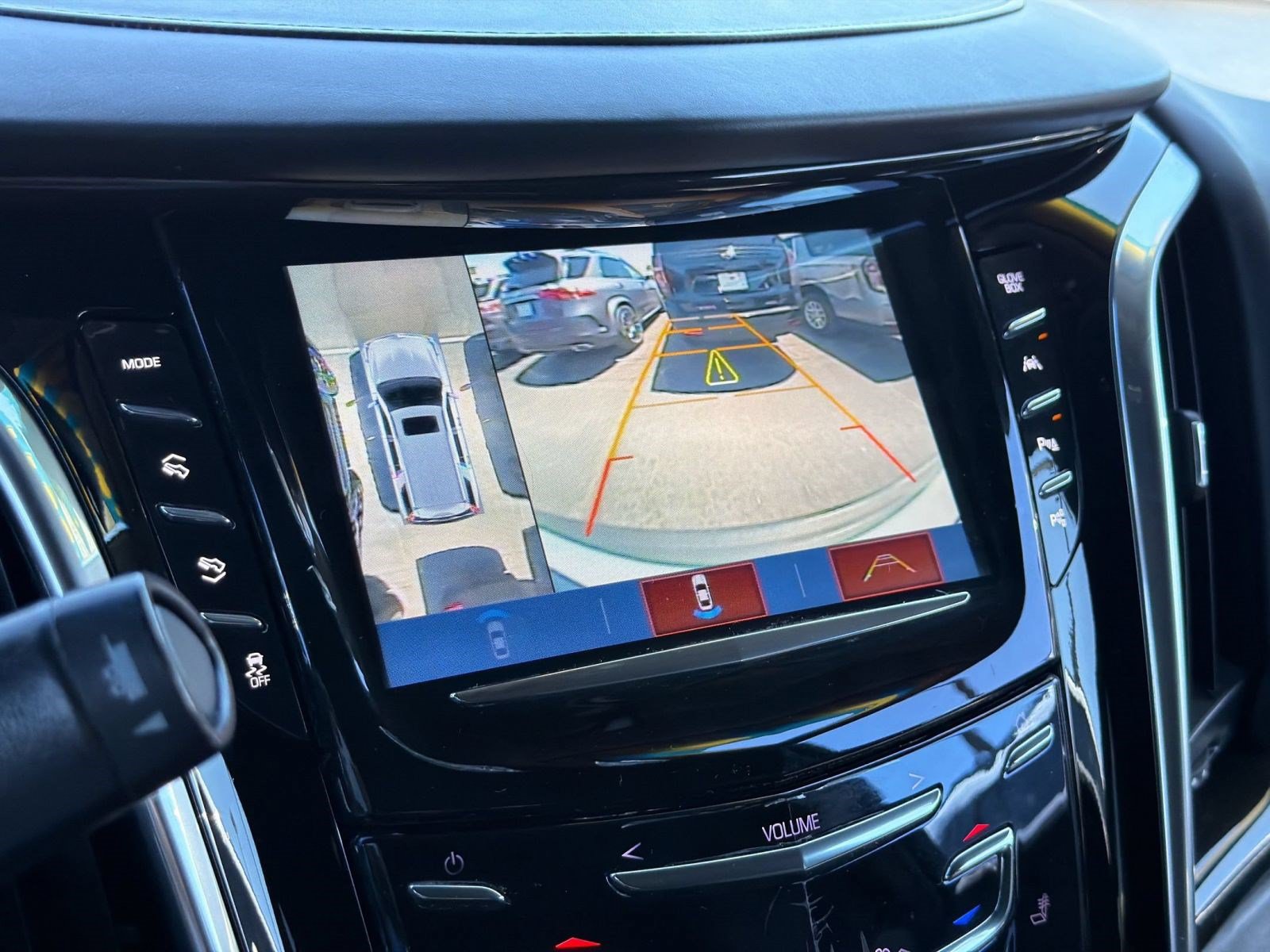 Used 2018 Cadillac Escalade Platinum AWD/4WD image 18