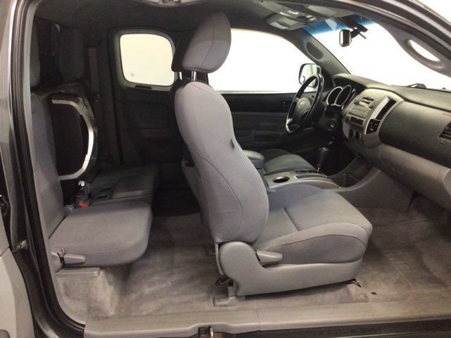 Used 2011 Toyota Tacoma 4x4 Access Cab V6 w/ TRD Sport Pkg image 16