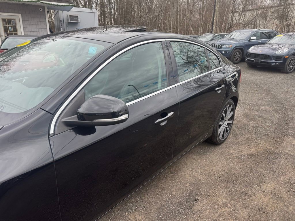 Used 2017 Volvo S60 T5 Inscription w/ Convenience Package image 12