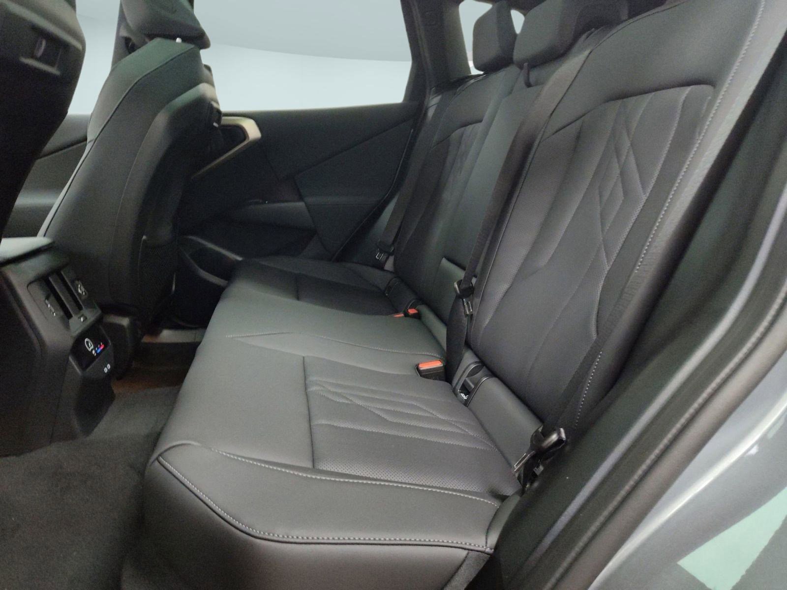 Used 2025 BMW X3 xDrive30i w/ Convenience Package image 14