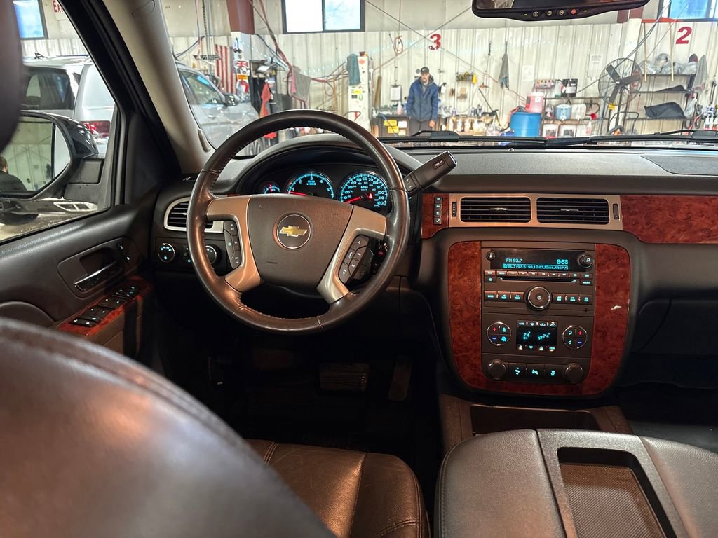 Used 2013 Chevrolet Avalanche LT w/ All-Star Edition AWD/4WD image 17