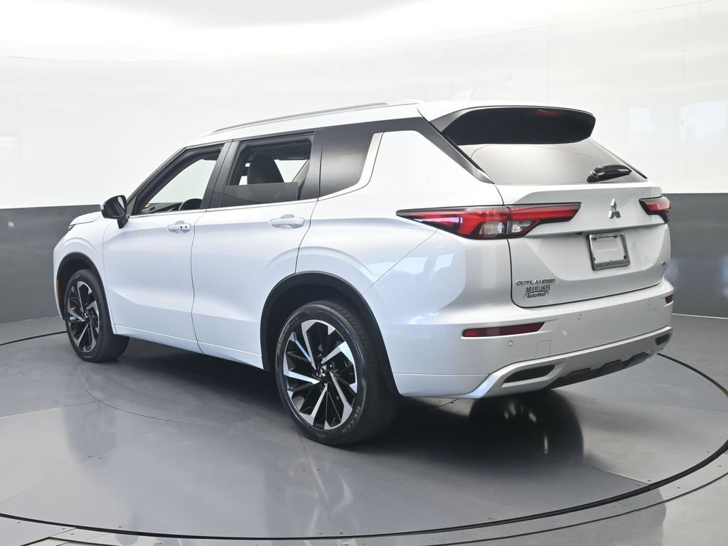 Used 2024 Mitsubishi Outlander SEL FWD image 4