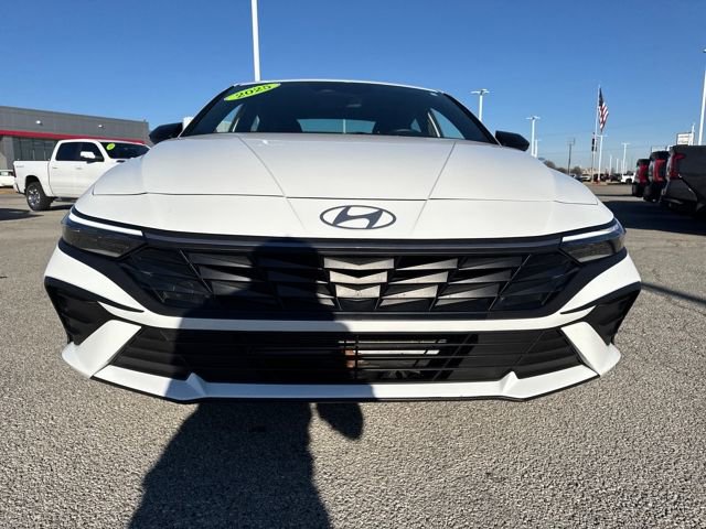 Used 2025 Hyundai Elantra Sport image 9