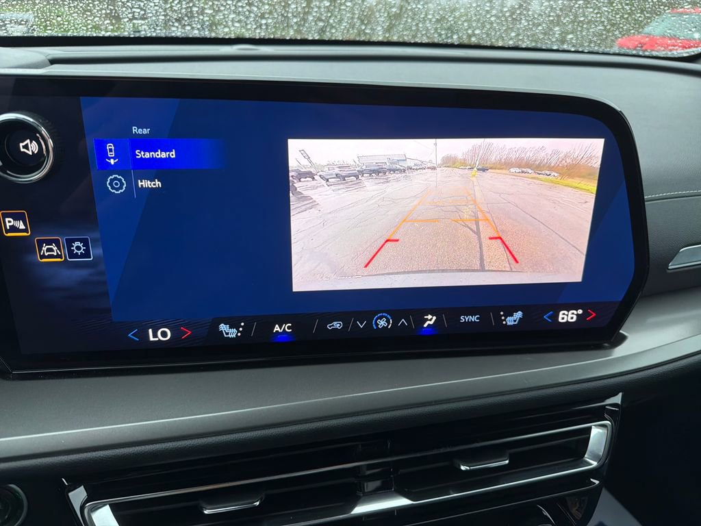 Used 2026 Chevrolet Traverse LT AWD/4WD image 18