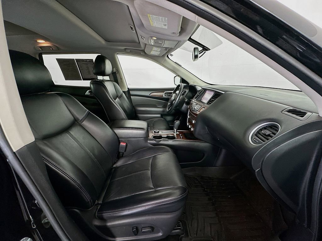 Used 2019 Nissan Pathfinder Platinum image 30