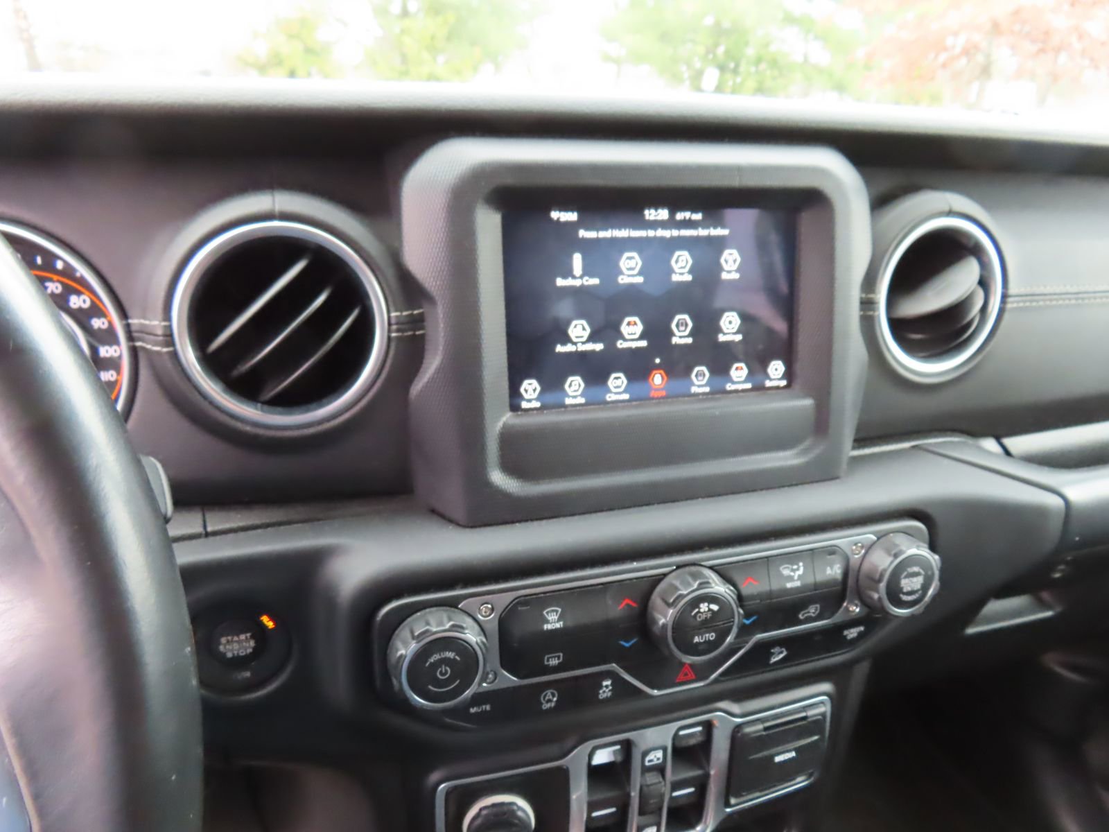 Used 2018 Jeep Wrangler Unlimited Sahara w/ LED Lighting Group image 20