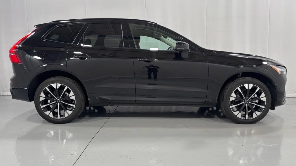 Certified 2026 Volvo XC60 B5 Plus AWD/4WD image 5