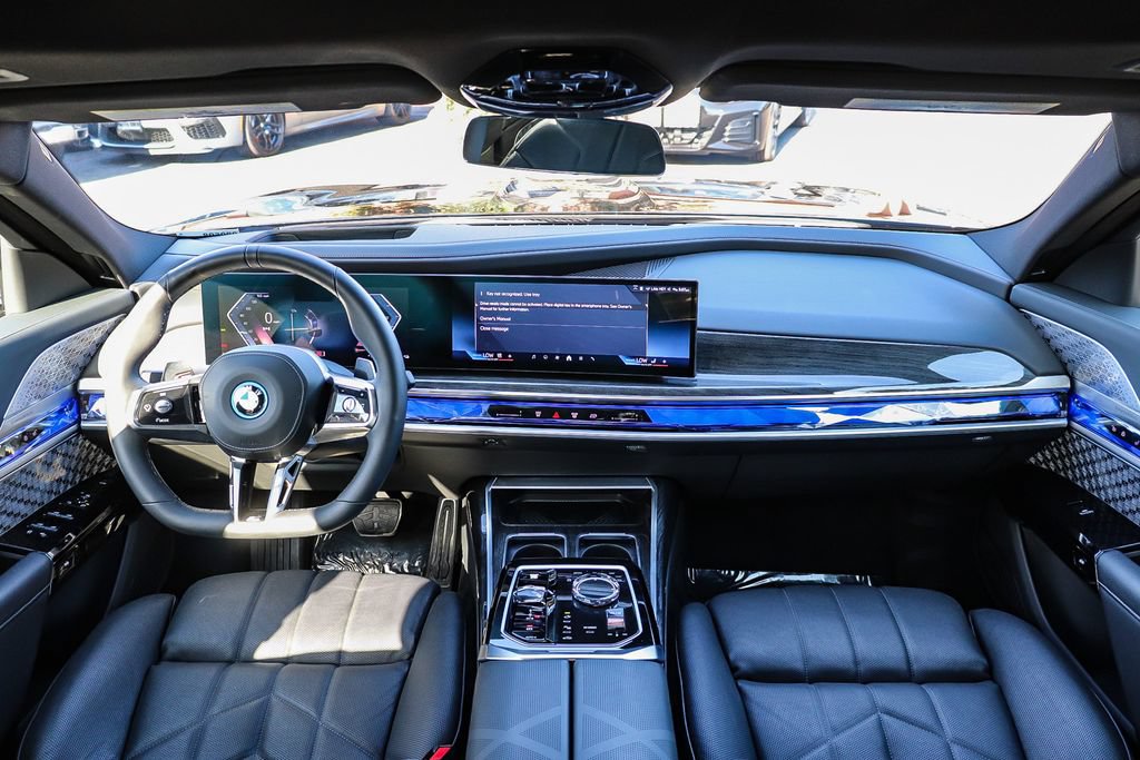 Used 2026 BMW 750e xDrive w/ Premium Package AWD/4WD image 12