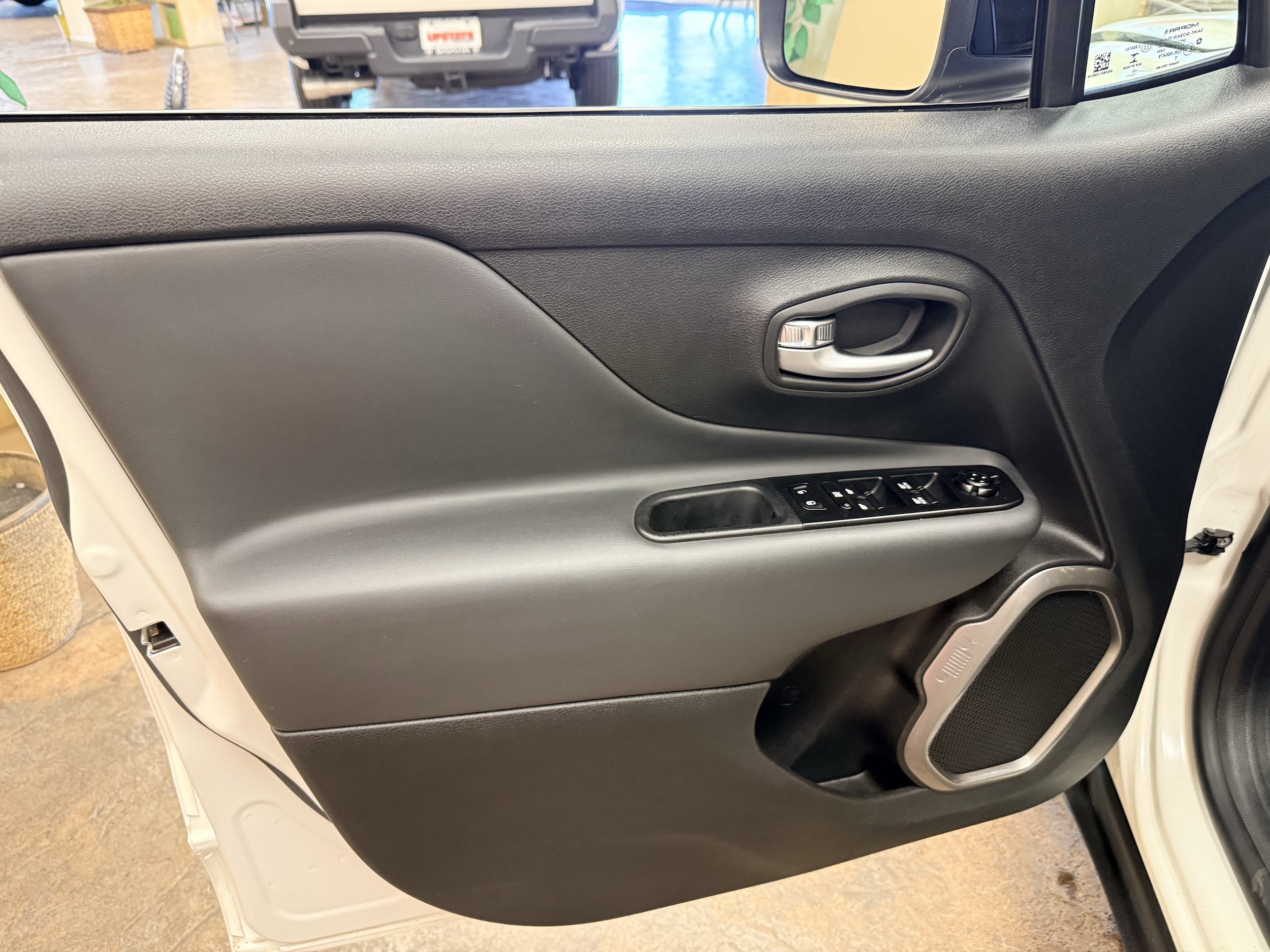 Used 2022 Jeep Renegade Limited w/ Sun, Sound & Wheels Group AWD/4WD image 15