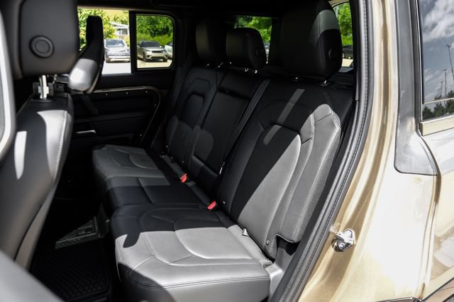New 2026 Land Rover Defender 110 X-Dynamic SE AWD/4WD image 48