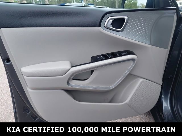 Used 2025 Kia Soul LX FWD image 19