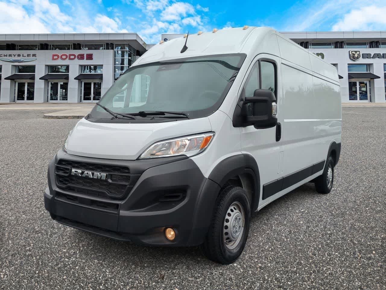 Used 2025 RAM ProMaster 2500 w/ Convenience Group FWD image 4