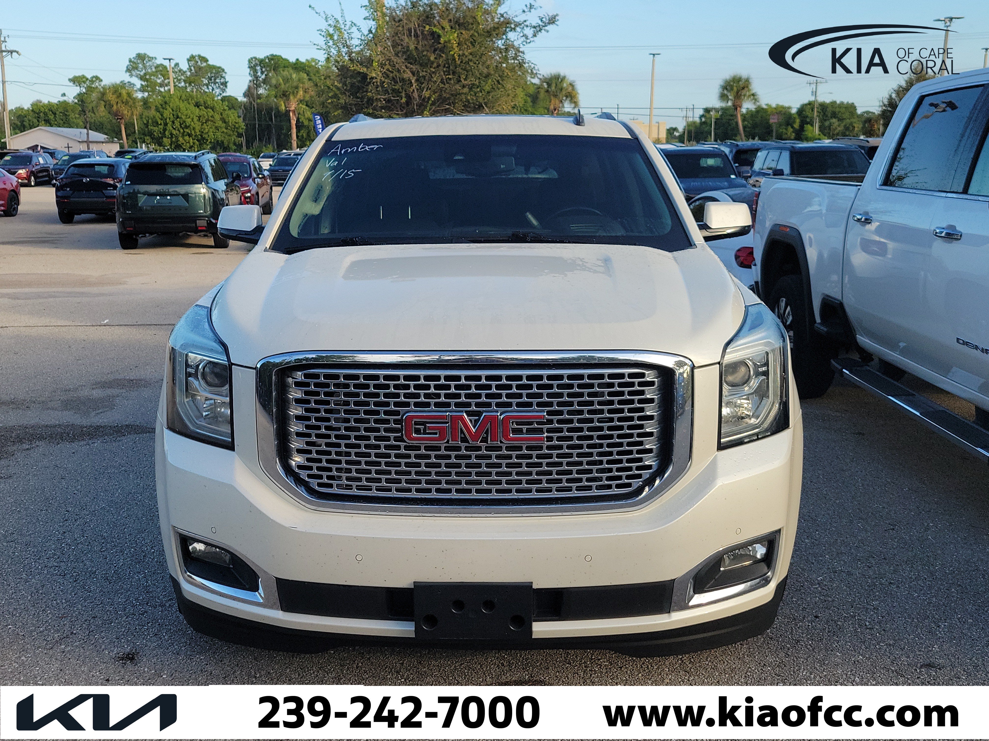 Used 2015 GMC Yukon Denali w/ Touring Package AWD/4WD image 2