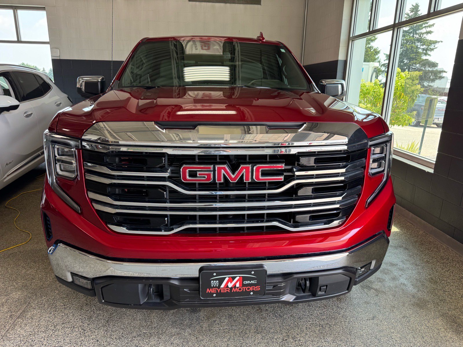 Used 2026 GMC Sierra 1500 SLT w/ SLT Premium Package AWD/4WD image 2