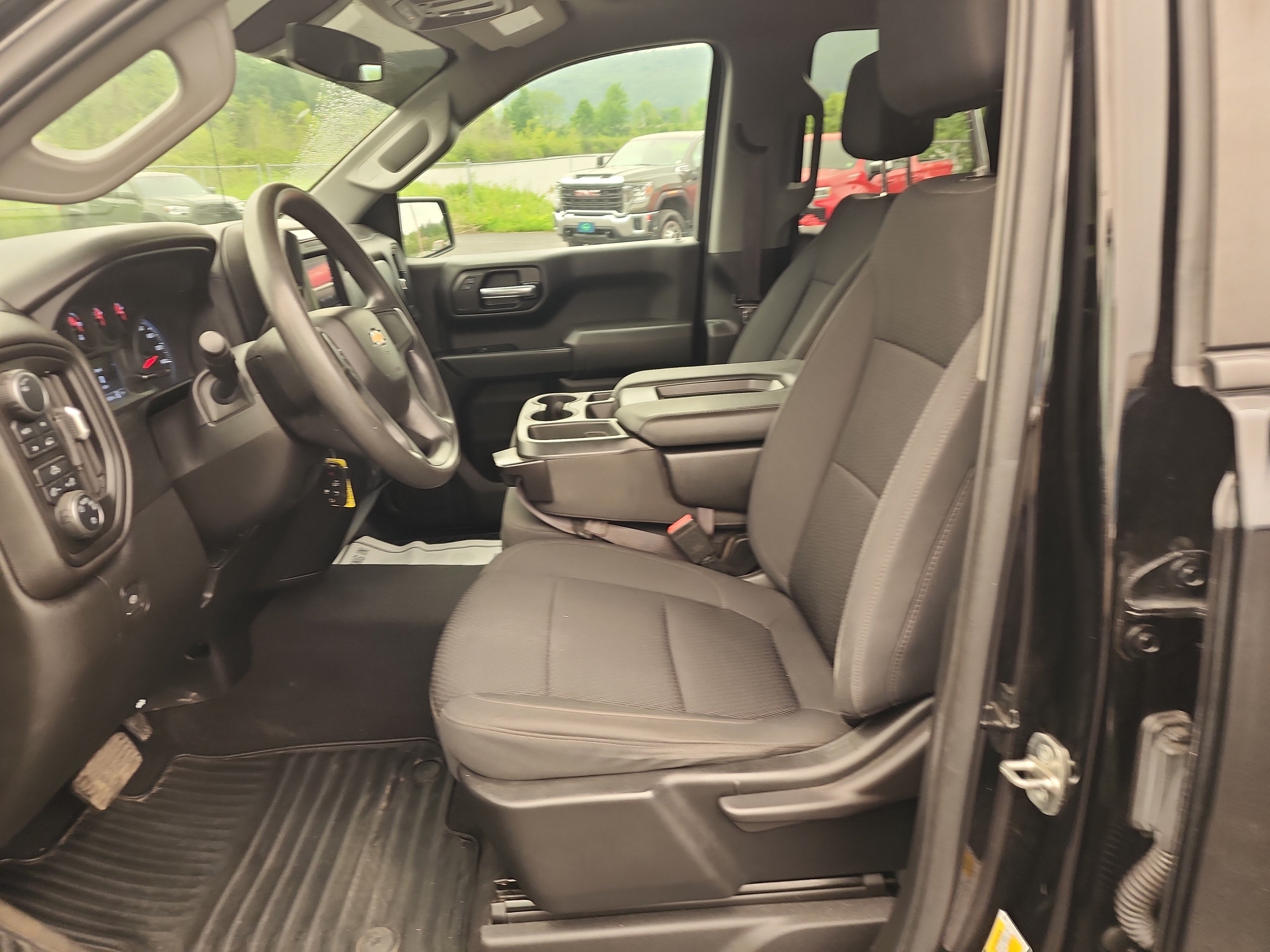 Certified 2022 Chevrolet Silverado 1500 Custom AWD/4WD image 11