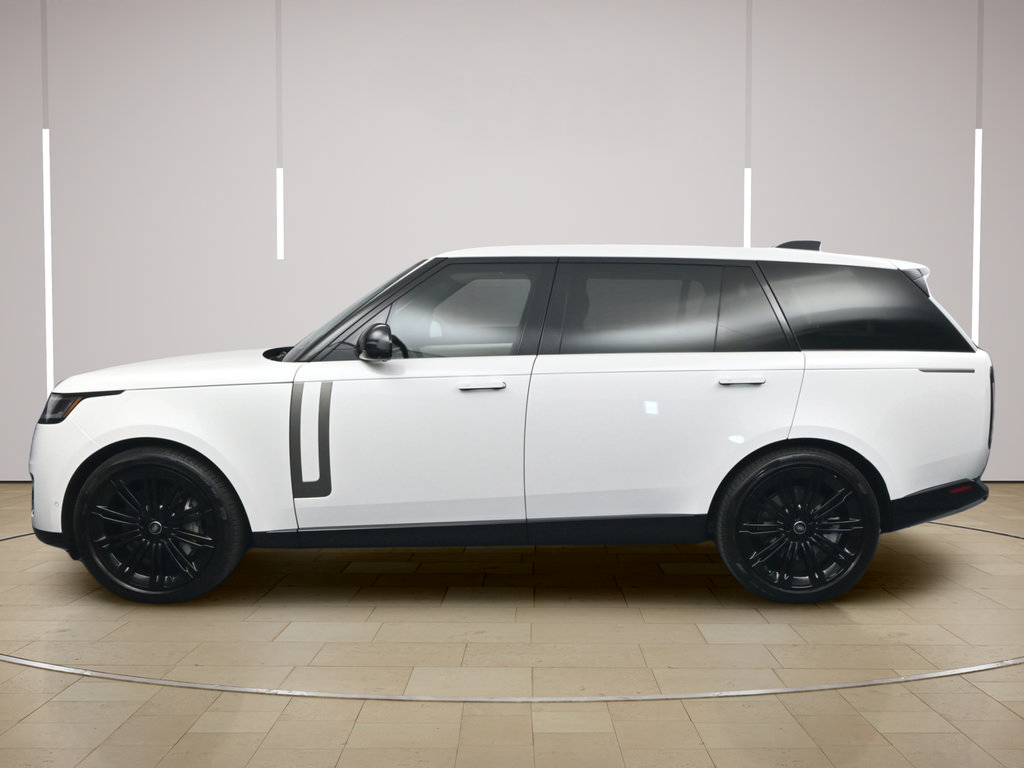 Used 2025 Land Rover Range Rover Long Wheelbase SE AWD/4WD image 2