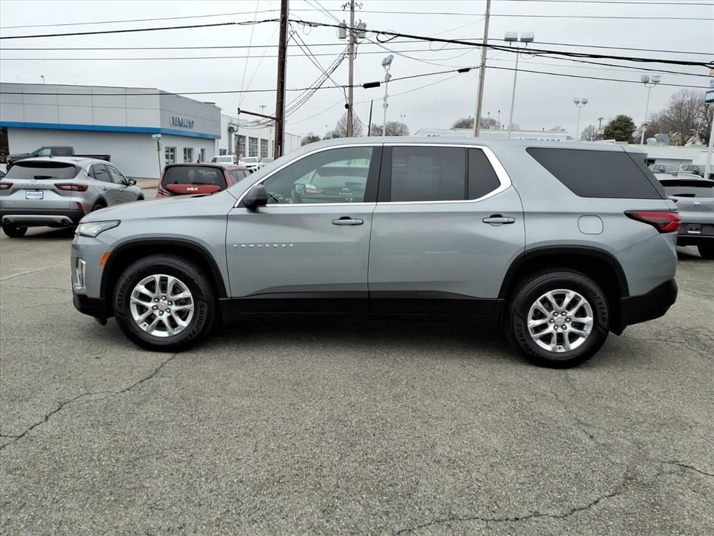 Used 2023 Chevrolet Traverse LS image 7