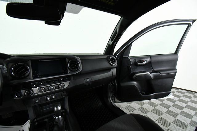 Used 2019 Toyota Tacoma TRD Sport image 20