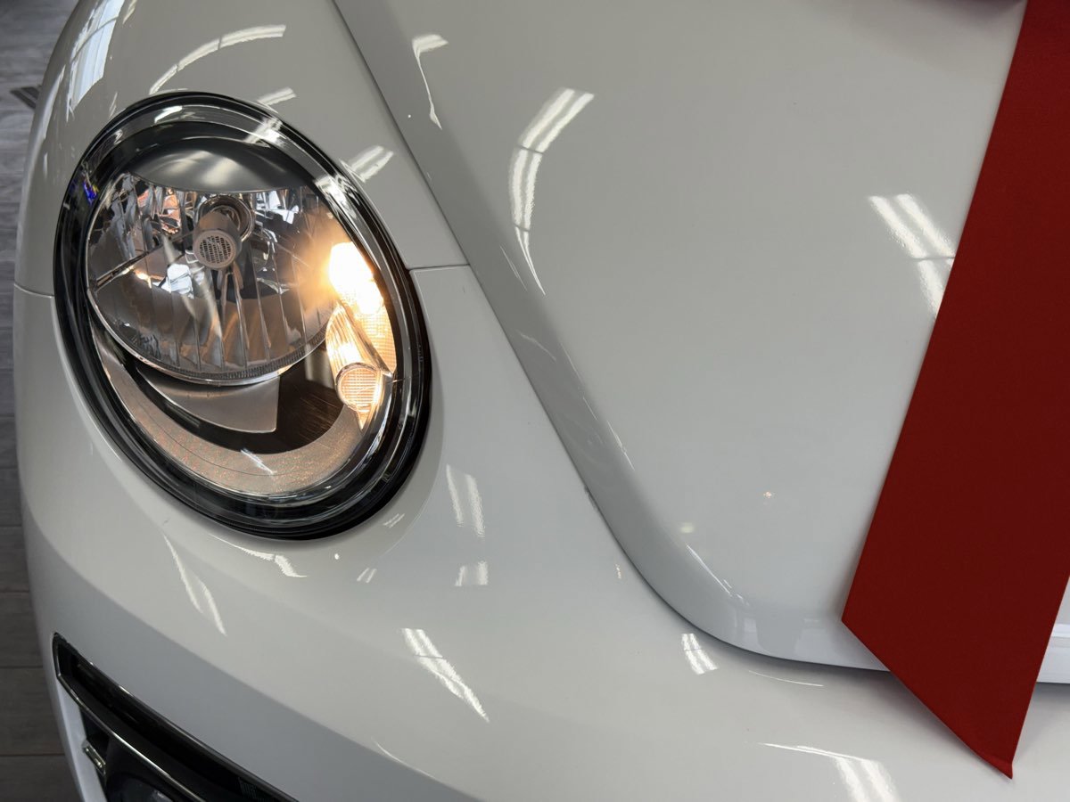 Used 2014 Volkswagen Beetle R-Line FWD image 6