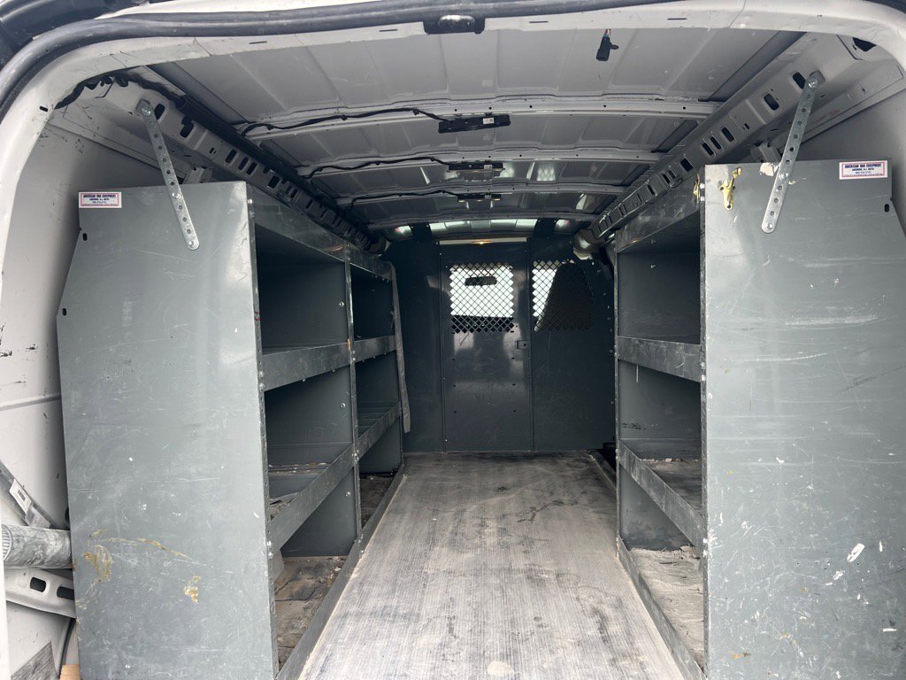 Used 2020 Chevrolet Express 3500 Extended image 4