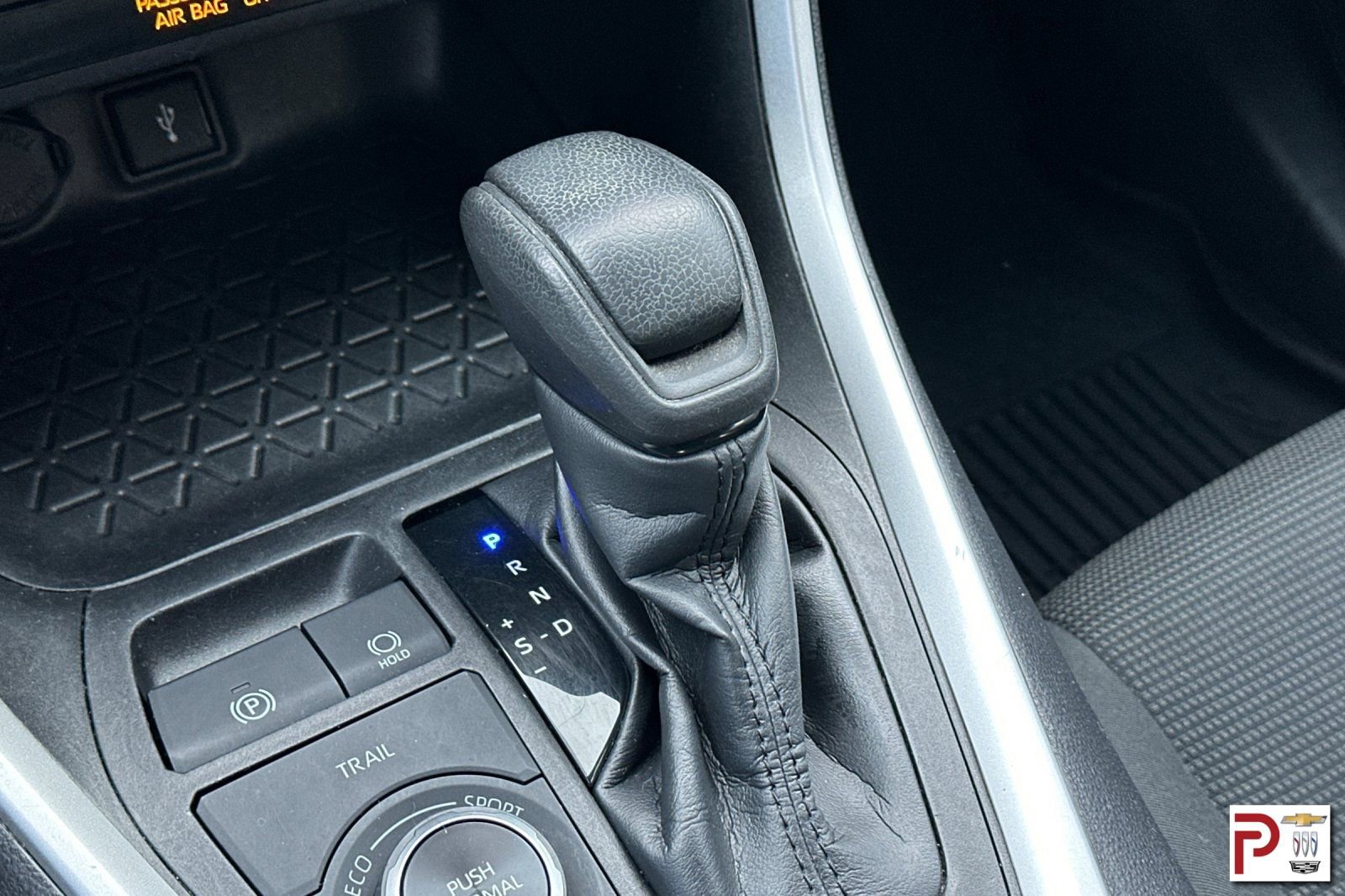 Used 2021 Toyota RAV4 LE image 25