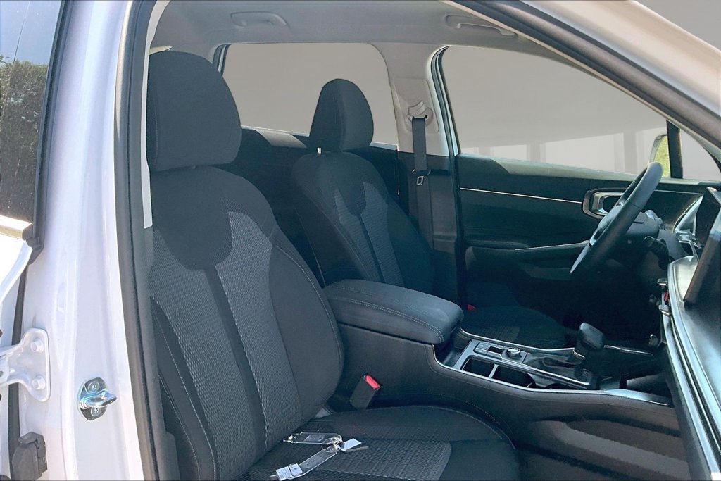 New 2026 Kia Sorento LX FWD image 11