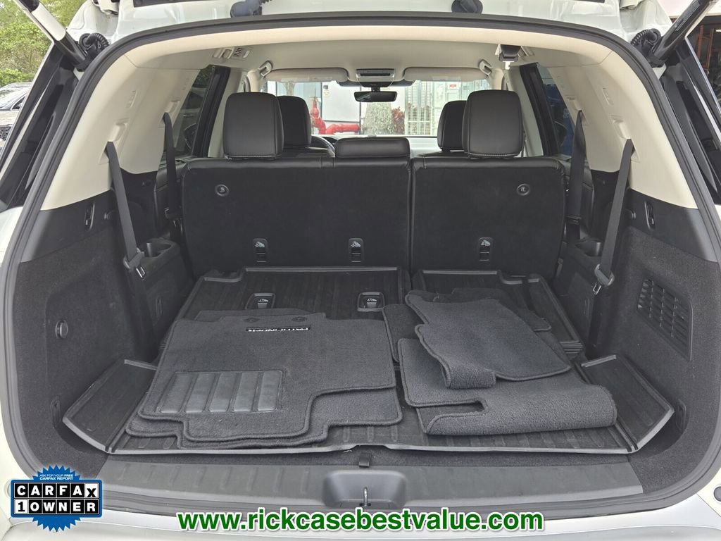 Used 2024 Nissan Pathfinder SL w/ Cargo Package FWD image 15