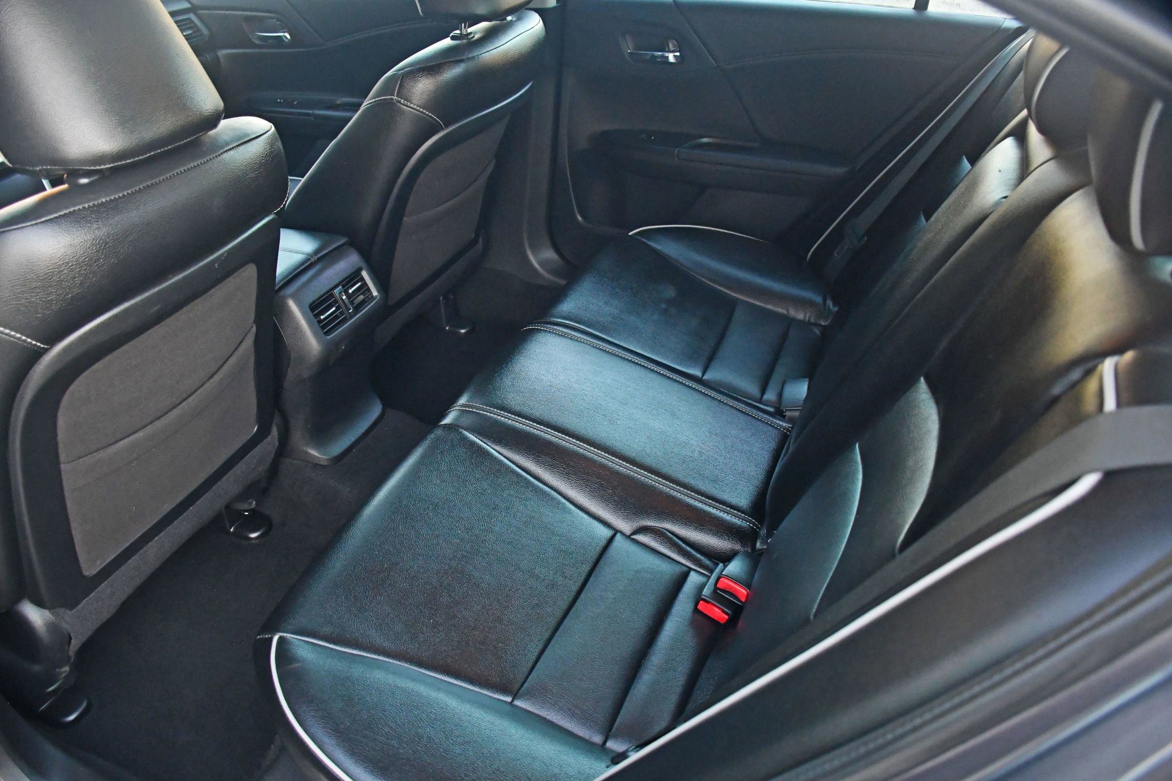 Used 2014 Honda Accord EX image 31