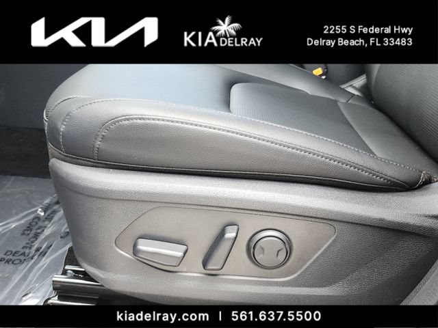 Used 2026 Kia Sportage EX w/ EX Panorama Roof Package FWD image 18