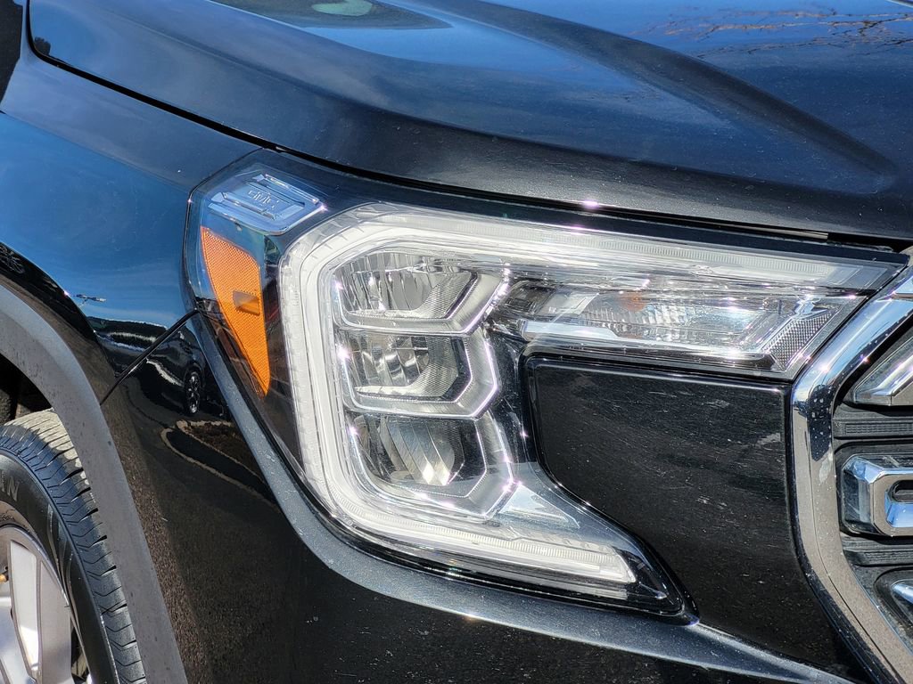 Used 2024 GMC Terrain SLT image 27