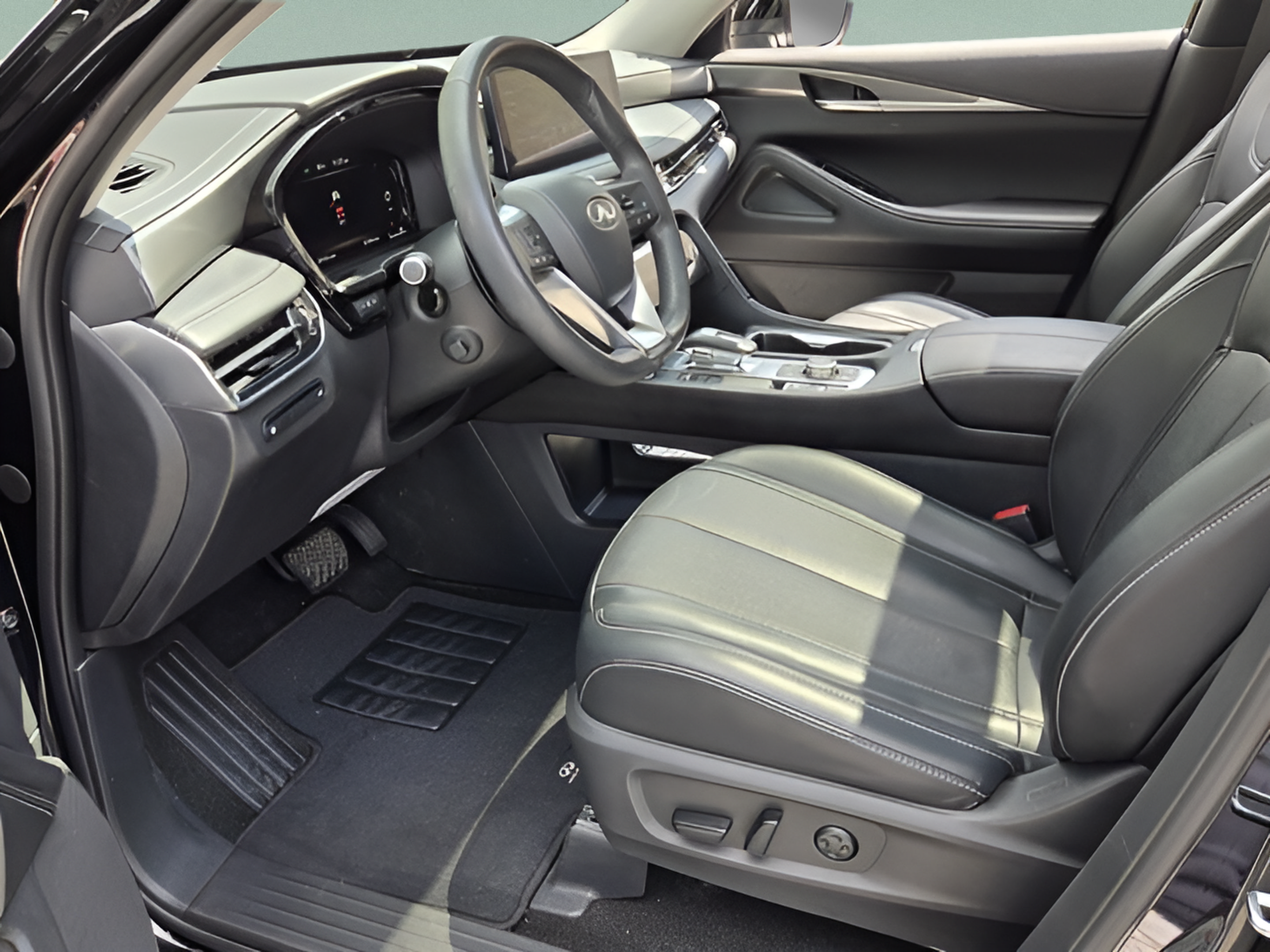 Used 2023 INFINITI QX60 Luxe w/ Cargo Package FWD image 12