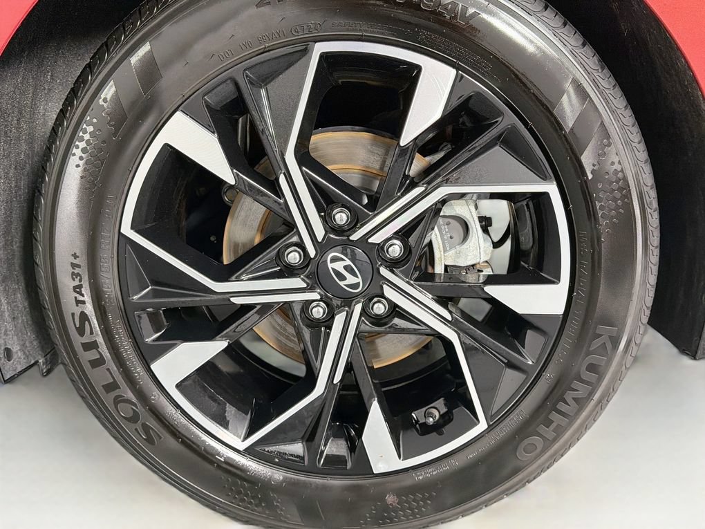 Used 2025 Hyundai Sonata SEL FWD image 32