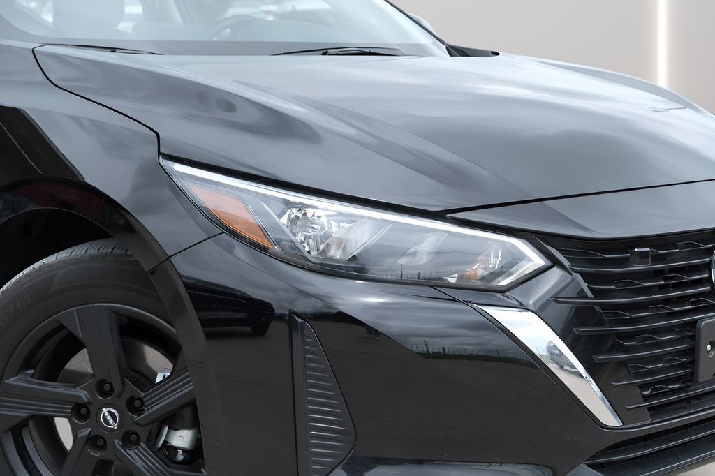 Used 2025 Nissan Sentra SV FWD image 29
