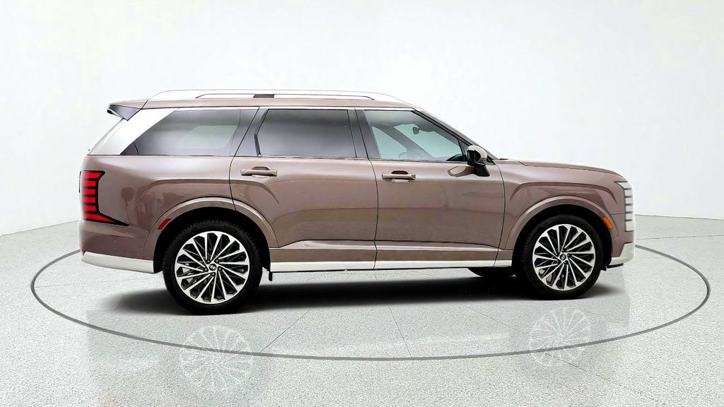Used 2026 Hyundai Palisade Calligraphy FWD image 4
