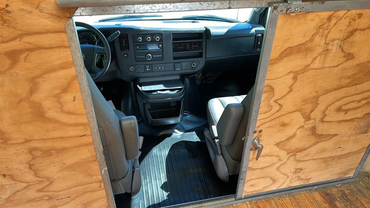 Used 2019 Chevrolet Express 3500 Extended w/ Driver Convenience Package RWD image 13
