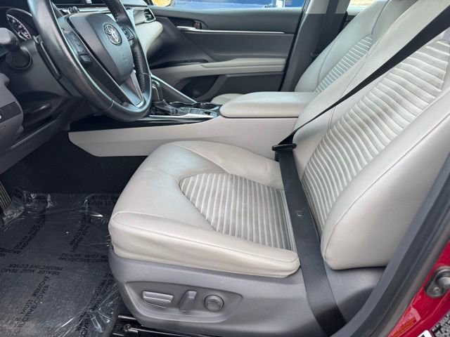 Certified 2018 Toyota Camry SE image 6