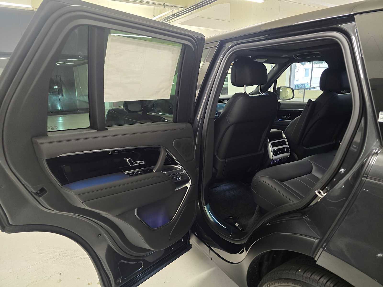 New 2026 Land Rover Range Rover SE image 17