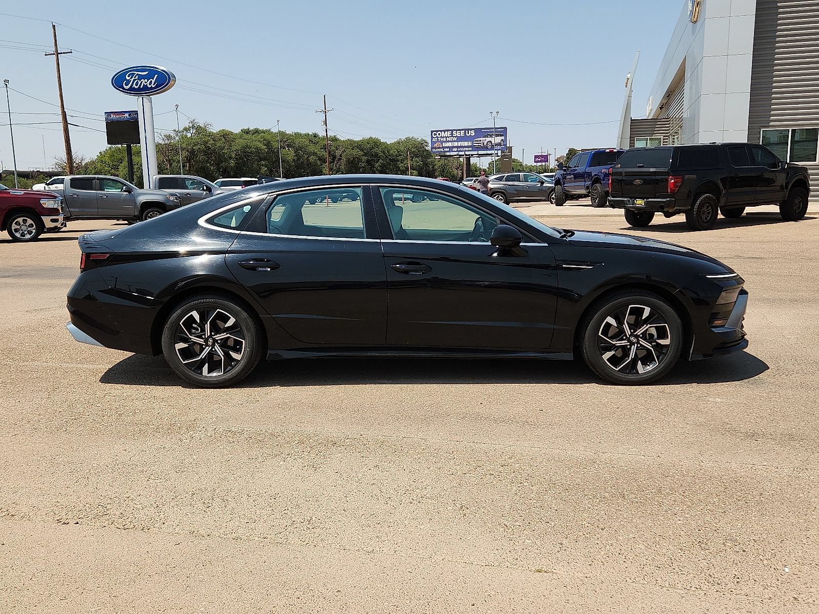Used 2025 Hyundai Sonata SEL FWD image 4