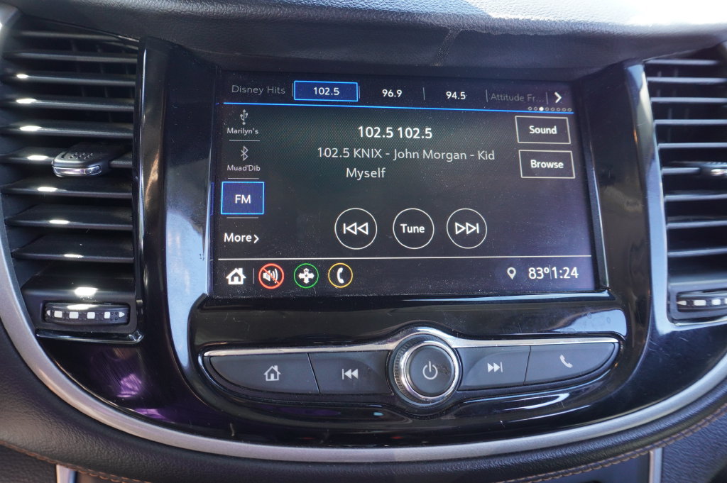 Certified 2020 Chevrolet Trax LT w/ LT Convenience Package FWD image 28