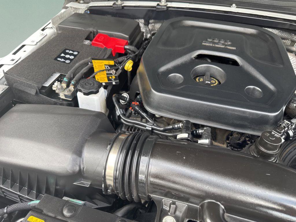 Used 2024 Jeep Wrangler Sahara w/ Technology Group image 28