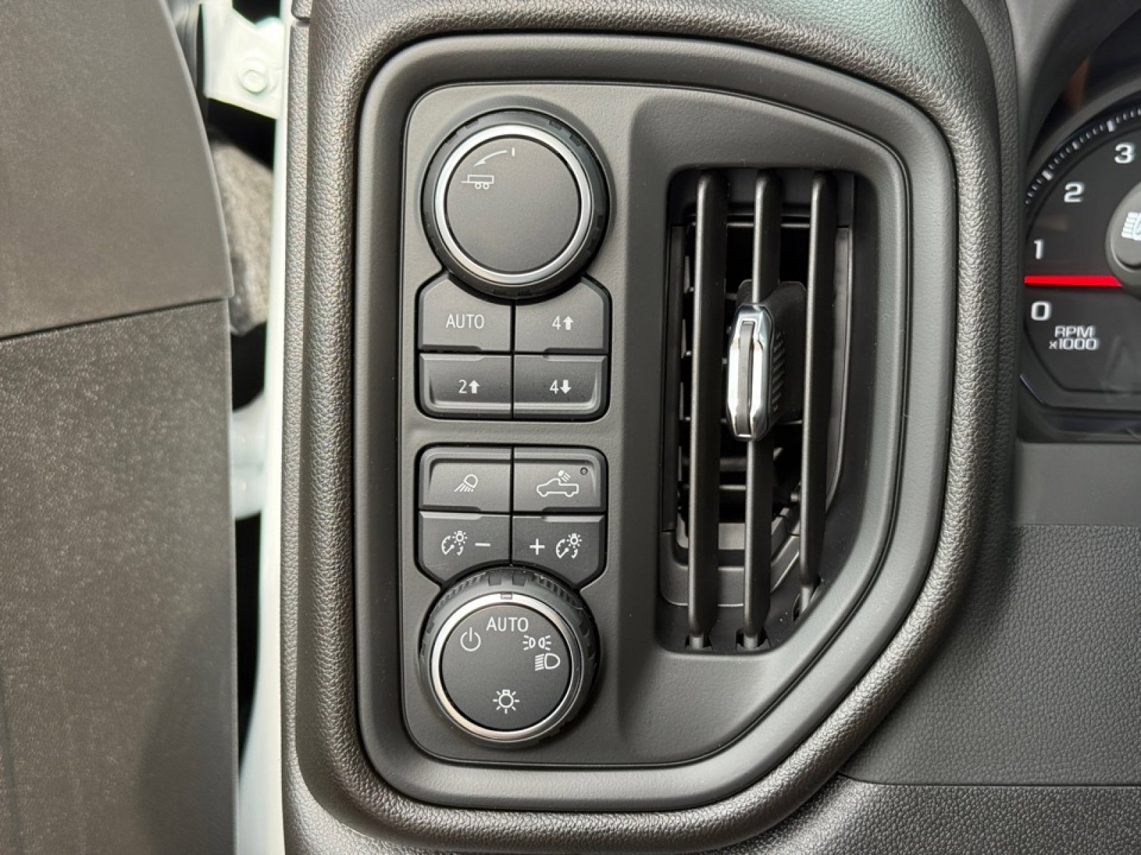 Used 2025 Chevrolet Silverado 2500 W/T w/ WT/CX Safety Package image 31