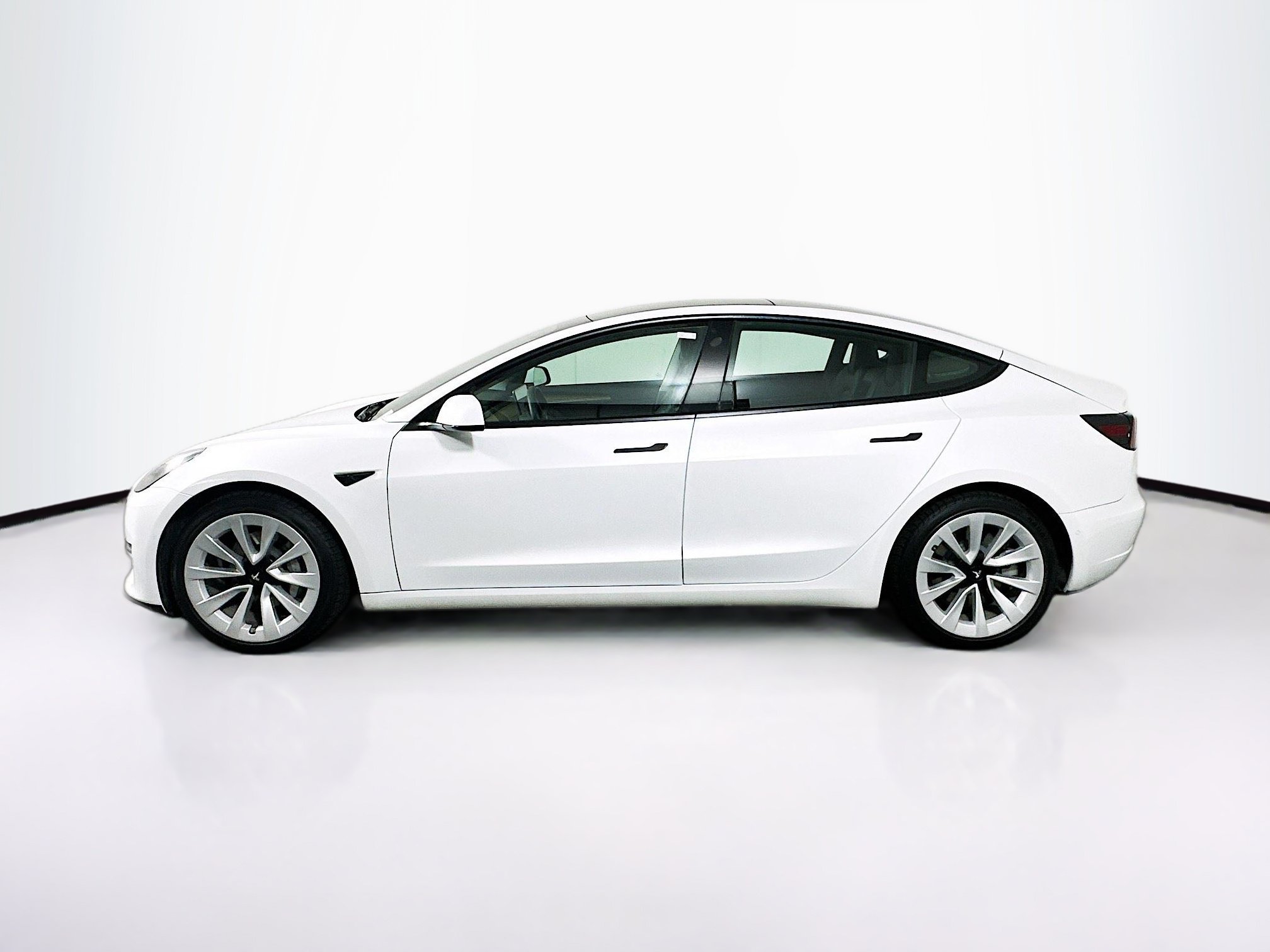 Used 2022 Tesla Model 3 Long Range AWD/4WD image 4
